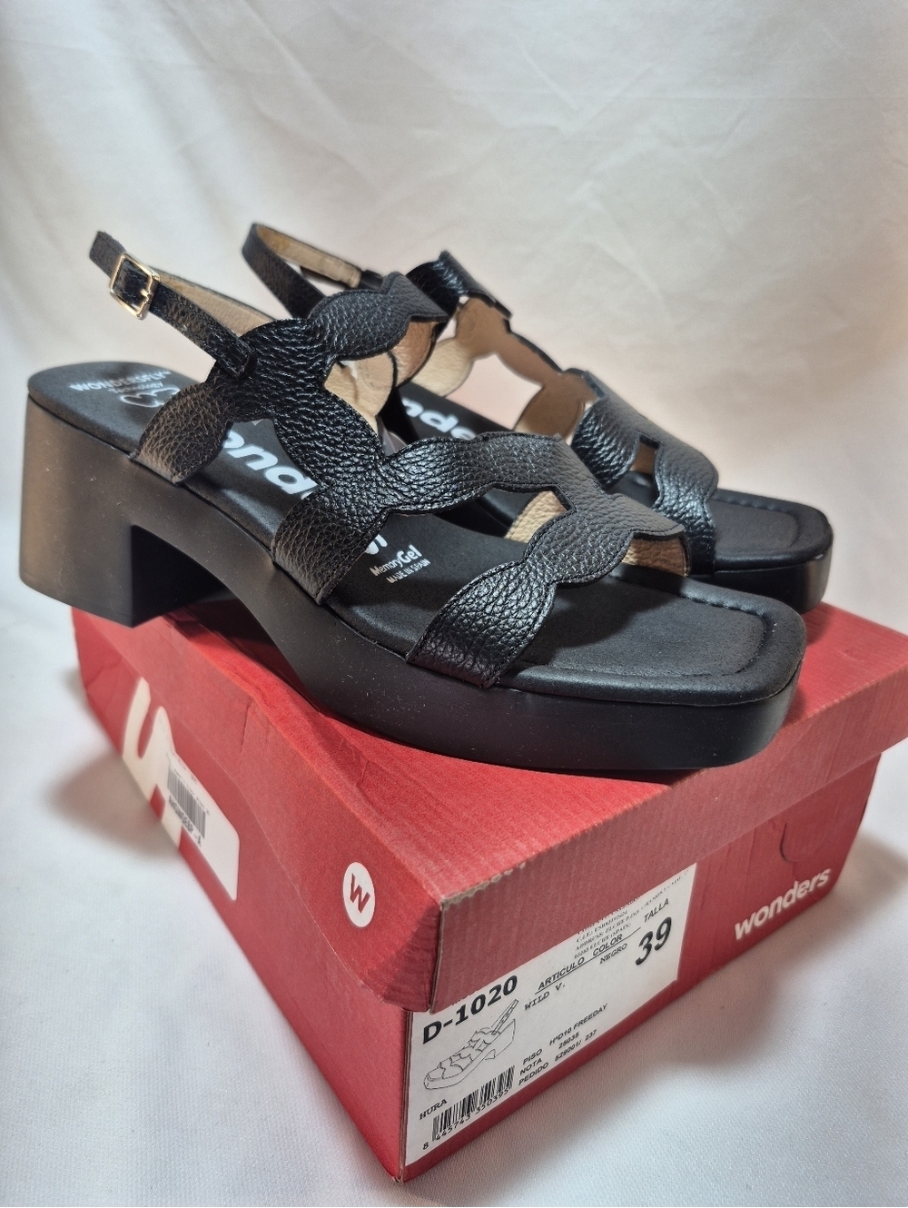 Wonders P25us Hura Women's 8 Sandals Heel D-1020 MAX Black NIB